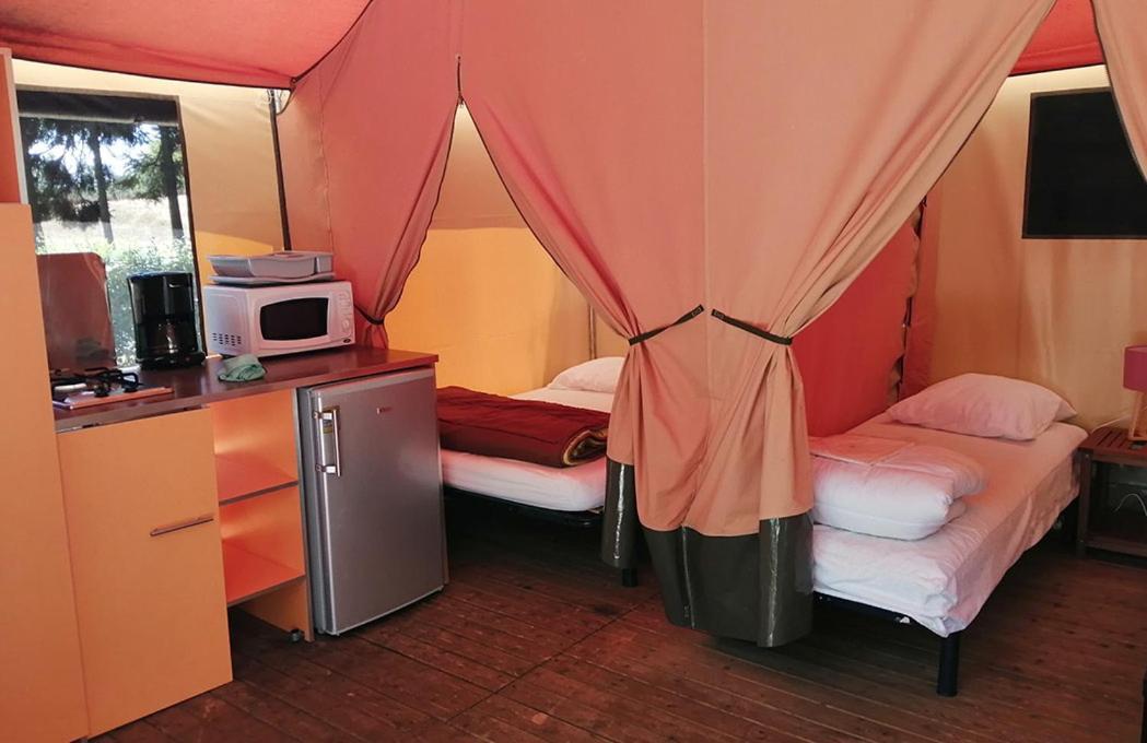 Camping Les Portes Du Perche Mamers Exteriör bild
