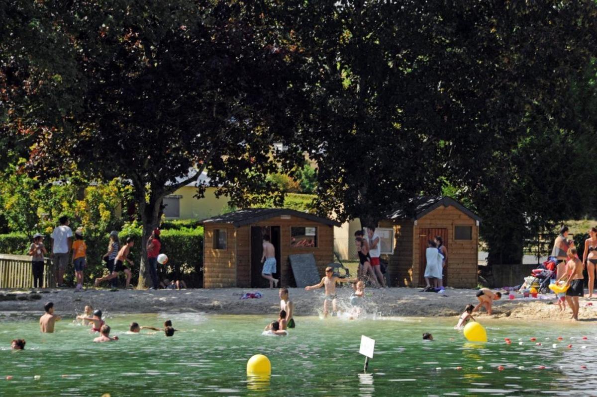 Camping Les Portes Du Perche Mamers Exteriör bild