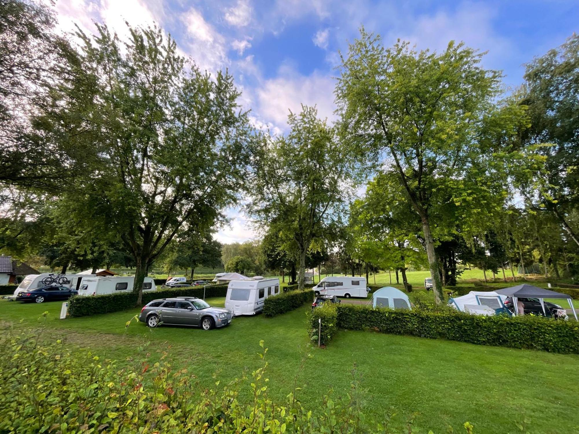 Camping Les Portes Du Perche Mamers Exteriör bild